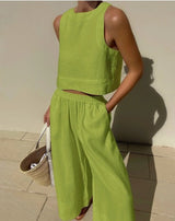 GREEN